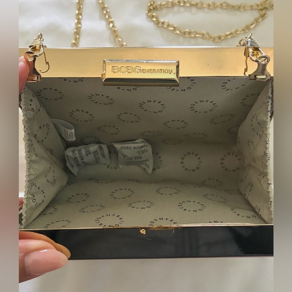 BCBGeneration Gold Square Shoulder Bag with Gold Link Strap NWOT - Picture 6 of 12